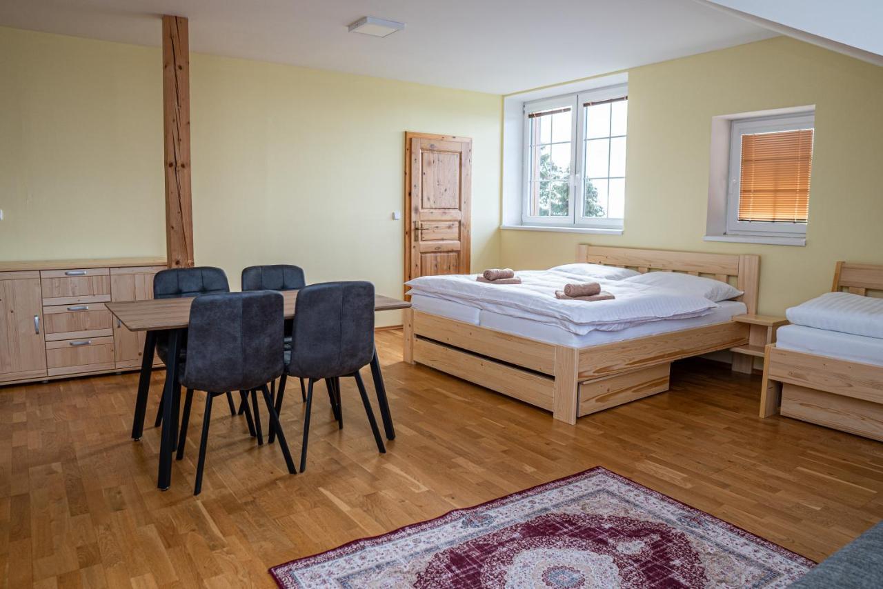 Horsky Hotel Paprsek Старе-Место Экстерьер фото